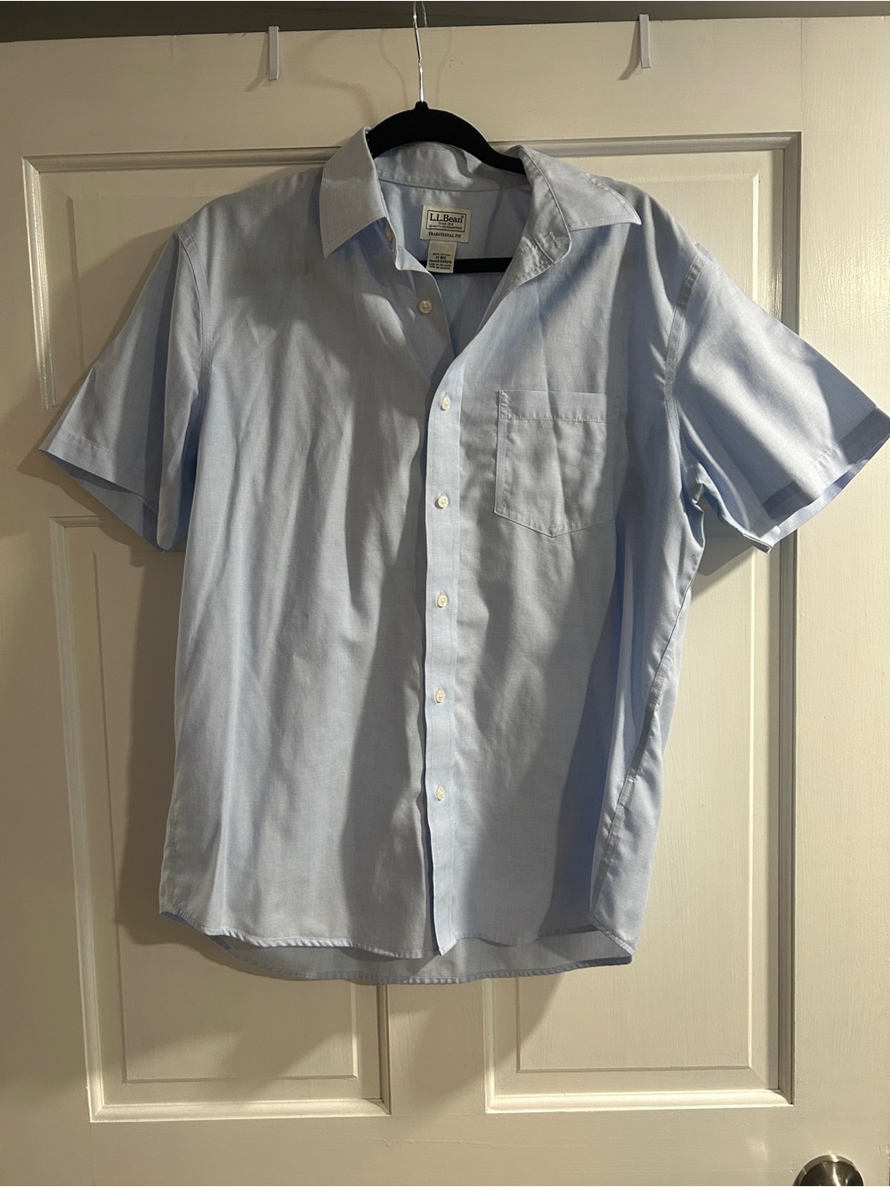 L.L. Bean Men's Light Blue Short-Sleeve Button-Down Shirt